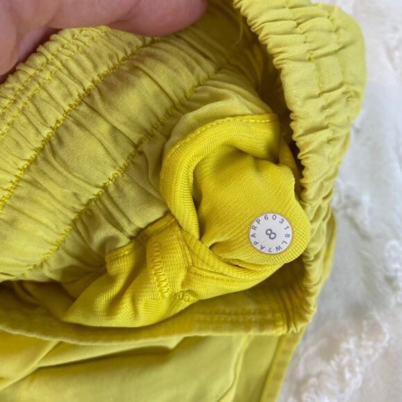 Lululemon Hotty Hot Shorts Womens Sz 8 High Rise 2.5" Inseam Electric Lemon - Picture 3 of 4